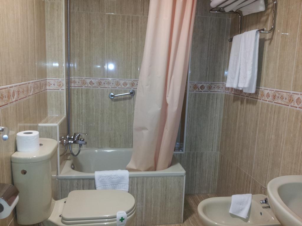 Begona Playa Otel Gijón Oda fotoğraf